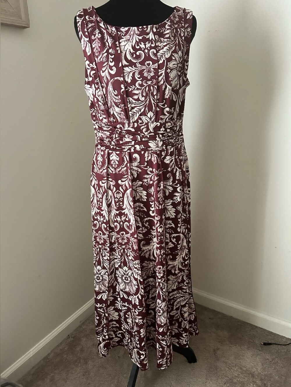 Women's Burgundy & White Floral Sleeveless Dress